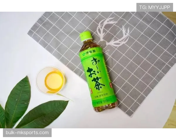 龚翔宇家的冰箱里塞满蛋白粉，连饮料都喝无糖的