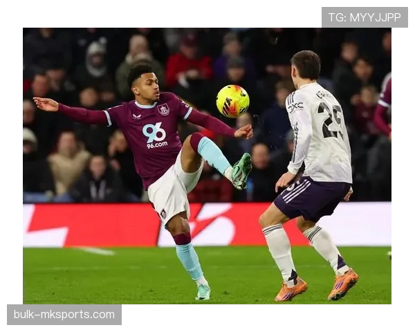 曼联战术体系缺乏稳定性，是否对球队关键战表现形成制约